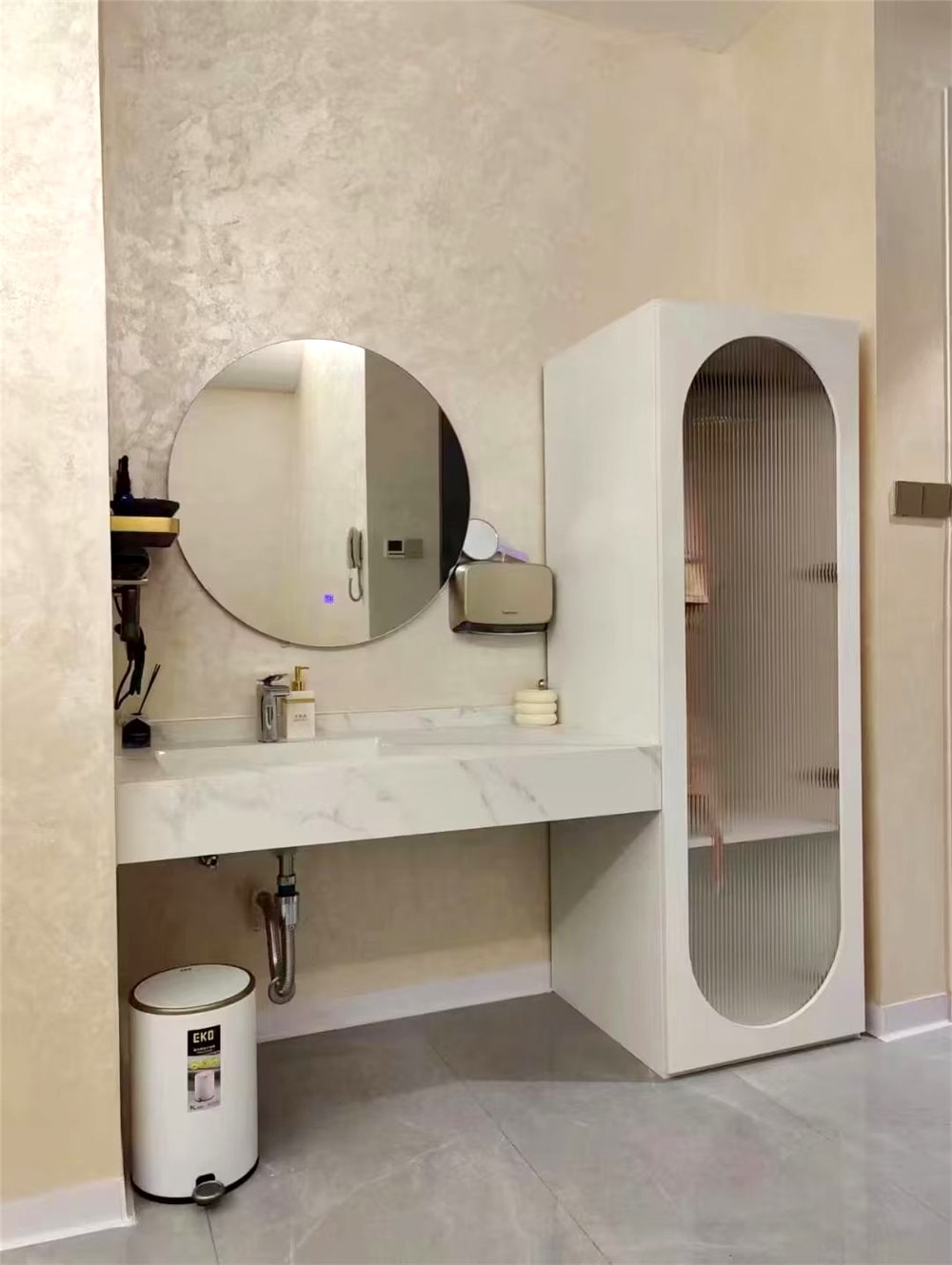 ��������