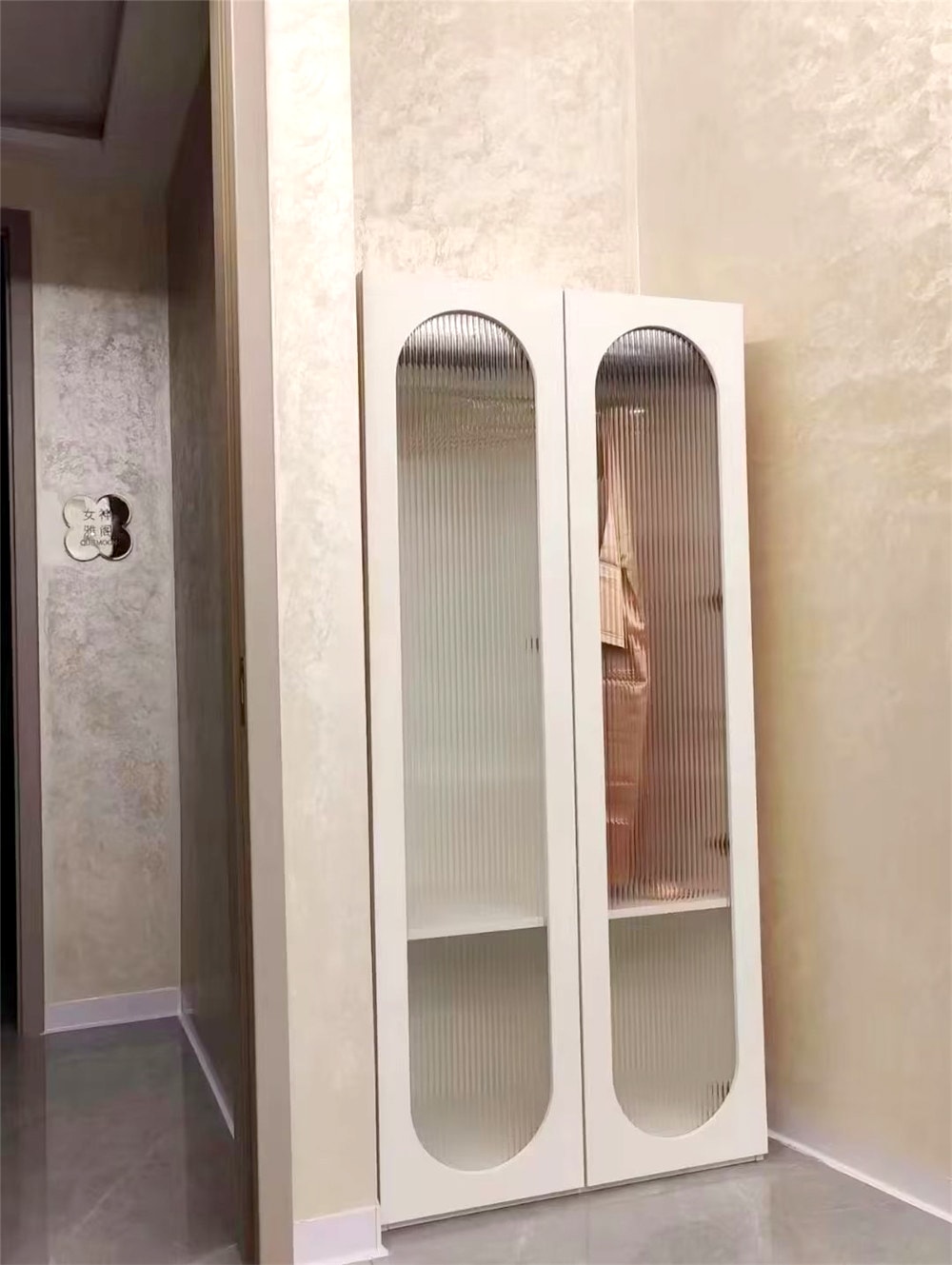 ��������